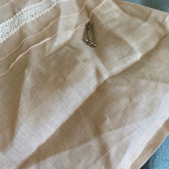 THE ODELLS Top • Small • wide sleeves, tie waist, crochet lace detail - Picture 3 of 5